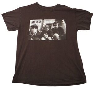 Nirvana‎ Band Photo T Shirt Men's Size Medium Brown Short Sleeve Graphic Tee